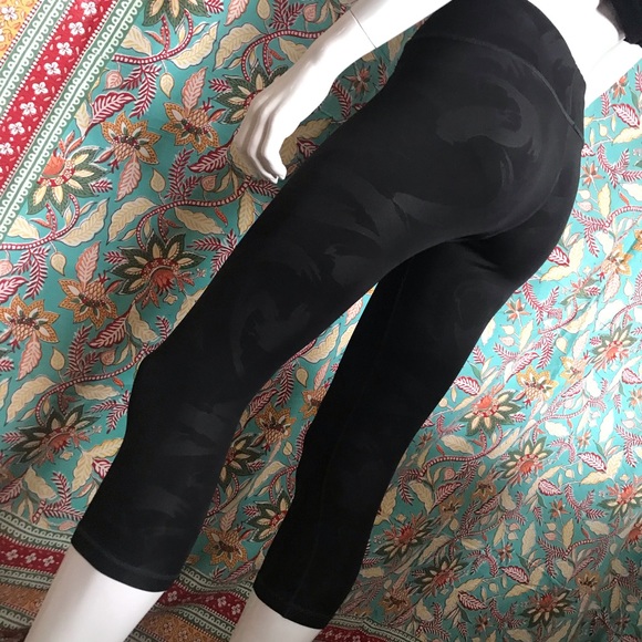 Adidas Climalite Modelled Black Capris Workout Running Tights Size Small - Picture 4 of 16